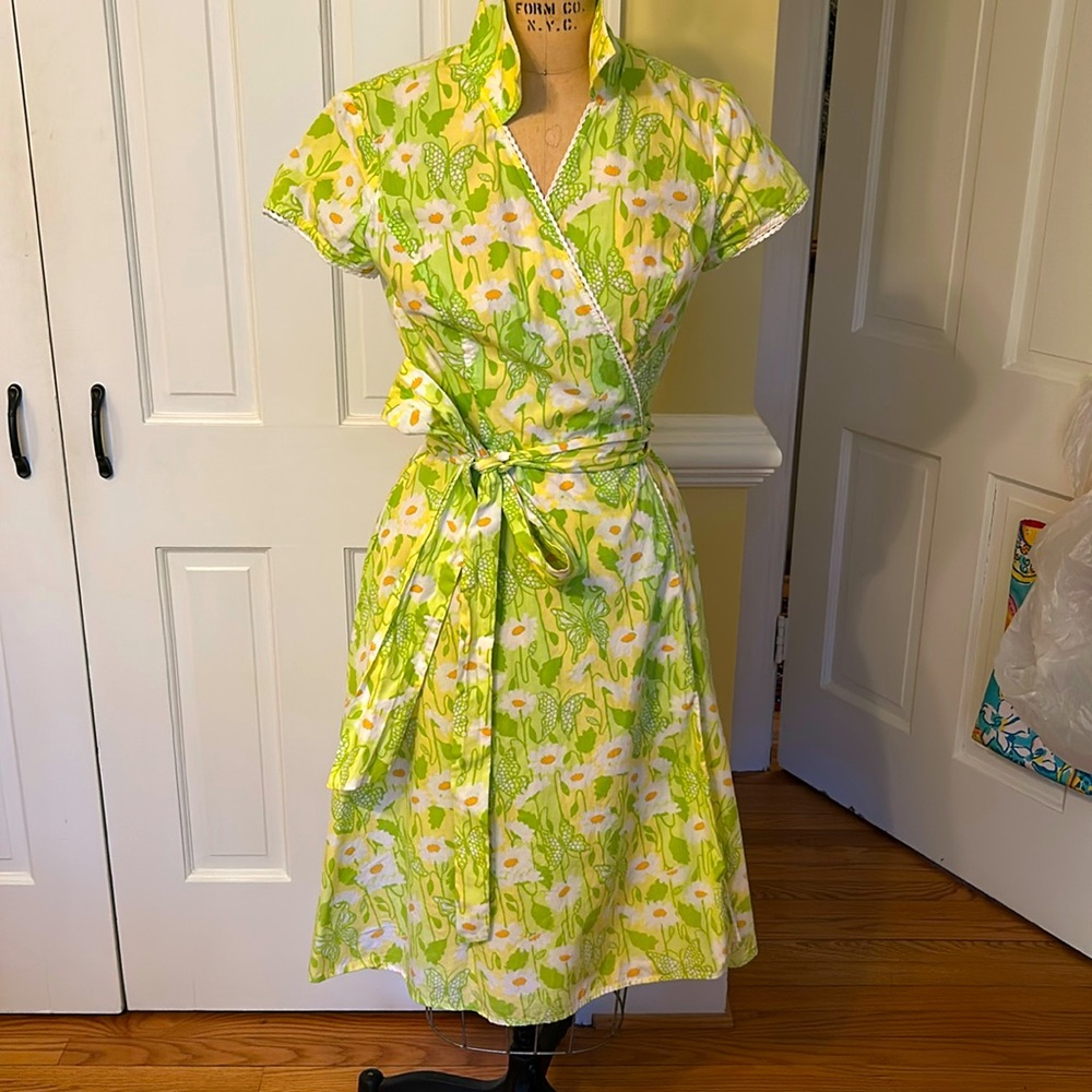 Vintage Lilly Pulitzer wrap dress - unique sunshine and daisies!